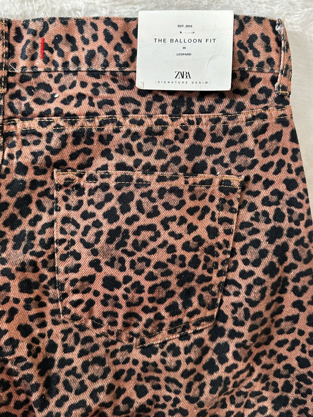 Leopard Print Wide Leg Denim Pants - Picture 5 of 9